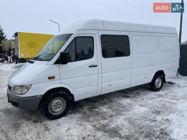 Белый Мерседес Sprinter, объемом двигателя 2.15 л и пробегом 516 тыс. км за 8500 $, фото 3 на Automoto.ua
