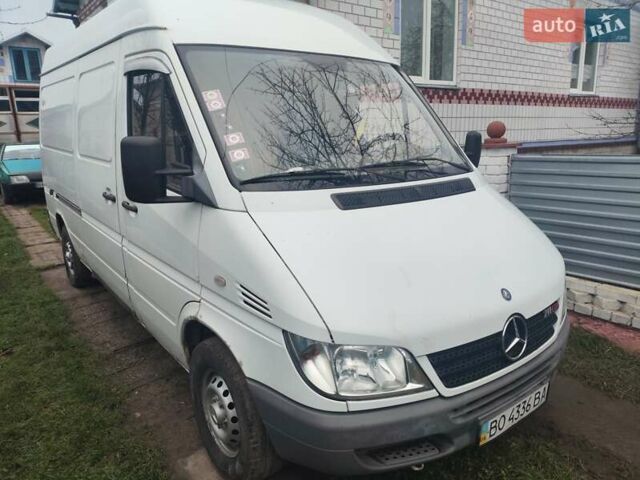 Белый Мерседес Sprinter, объемом двигателя 2.15 л и пробегом 400 тыс. км за 6300 $, фото 2 на Automoto.ua