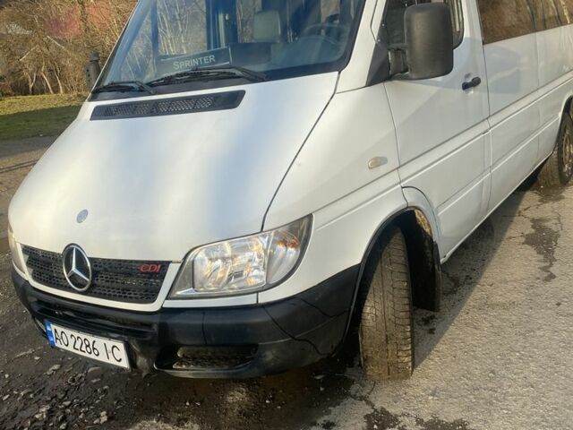 Белый Мерседес Sprinter, объемом двигателя 2.1 л и пробегом 407 тыс. км за 7300 $, фото 2 на Automoto.ua