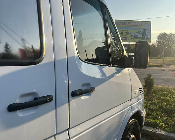 Мерседес Sprinter 2005 у Первомайском на Automoto.ua Білий Мерседес Sprinter, об'ємом двигуна 2.1 л та пробігом 1 тис. км за 7999 $, фото 2 на Automoto.ua