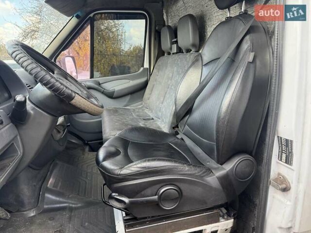 Белый Мерседес Sprinter, объемом двигателя 2.1 л и пробегом 800 тыс. км за 8500 $, фото 5 на Automoto.ua