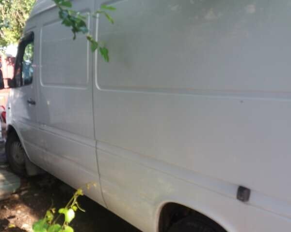 Білий Мерседес Sprinter, об'ємом двигуна 2.7 л та пробігом 400 тис. км за 10000 $, фото 9 на Automoto.ua