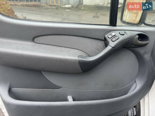 Білий Мерседес Sprinter, об'ємом двигуна 2.15 л та пробігом 575 тис. км за 11800 $, фото 14 на Automoto.ua