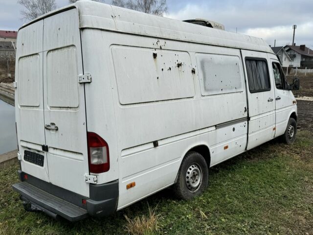 Белый Мерседес Sprinter, объемом двигателя 0 л и пробегом 401 тыс. км за 999 $, фото 2 на Automoto.ua