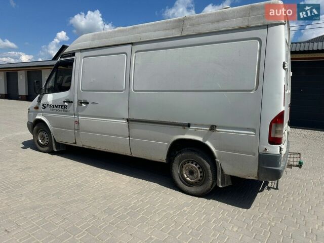 Белый Мерседес Sprinter, объемом двигателя 2.15 л и пробегом 400 тыс. км за 4500 $, фото 7 на Automoto.ua