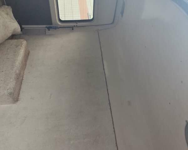 Белый Мерседес Sprinter, объемом двигателя 2.15 л и пробегом 400 тыс. км за 6300 $, фото 19 на Automoto.ua