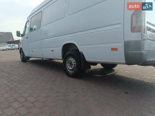 Белый Мерседес Sprinter, объемом двигателя 2.7 л и пробегом 630 тыс. км за 9000 $, фото 9 на Automoto.ua