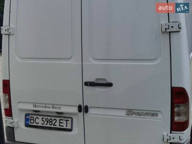 Белый Мерседес Sprinter, объемом двигателя 2.1 л и пробегом 528 тыс. км за 11000 $, фото 7 на Automoto.ua