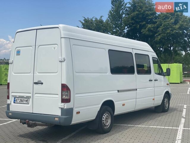 Белый Мерседес Sprinter, объемом двигателя 2.2 л и пробегом 480 тыс. км за 12000 $, фото 4 на Automoto.ua
