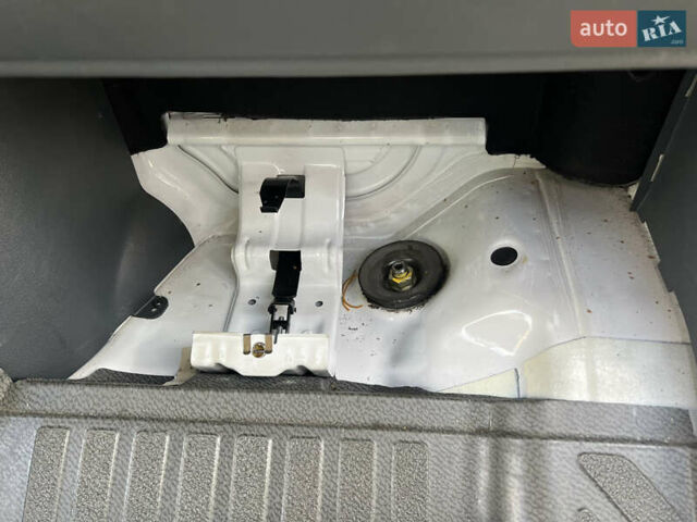 Белый Мерседес Sprinter, объемом двигателя 0 л и пробегом 73 тыс. км за 24900 $, фото 22 на Automoto.ua