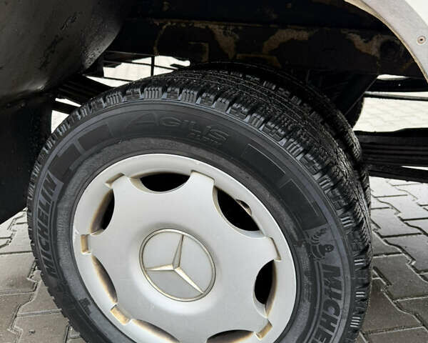 Белый Мерседес Sprinter, объемом двигателя 2.69 л и пробегом 465 тыс. км за 16999 $, фото 10 на Automoto.ua