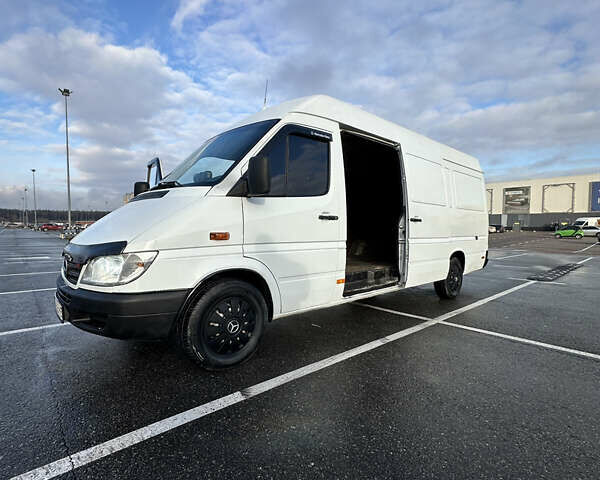 Белый Мерседес Sprinter, объемом двигателя 2.15 л и пробегом 400 тыс. км за 8000 $, фото 14 на Automoto.ua