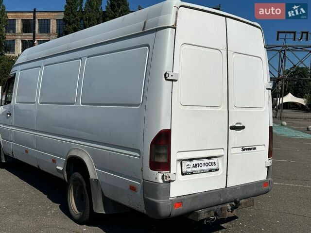 Білий Мерседес Sprinter, об'ємом двигуна 2.7 л та пробігом 726 тис. км за 15990 $, фото 5 на Automoto.ua