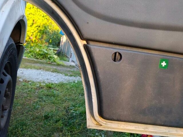 Белый Мерседес Sprinter, объемом двигателя 2.69 л и пробегом 493 тыс. км за 5200 $, фото 8 на Automoto.ua