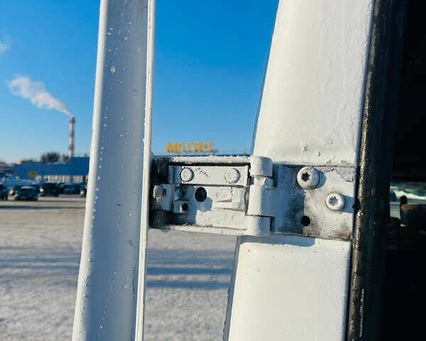 Белый Мерседес Sprinter, объемом двигателя 2.15 л и пробегом 573 тыс. км за 7500 $, фото 10 на Automoto.ua