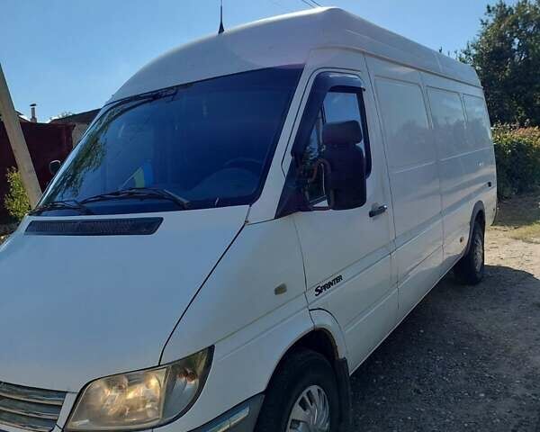 Белый Мерседес Sprinter, объемом двигателя 2.7 л и пробегом 495 тыс. км за 9000 $, фото 14 на Automoto.ua