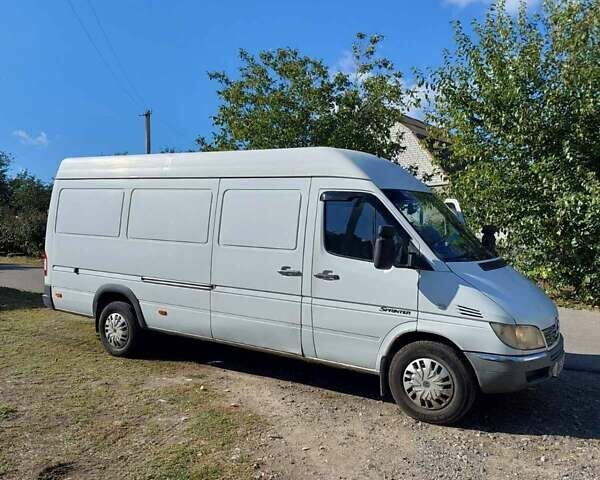 Белый Мерседес Sprinter, объемом двигателя 2.7 л и пробегом 495 тыс. км за 9000 $, фото 8 на Automoto.ua