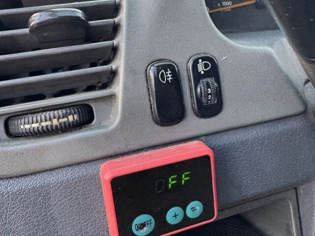 Білий Мерседес Sprinter, об'ємом двигуна 2.2 л та пробігом 300 тис. км за 6200 $, фото 12 на Automoto.ua