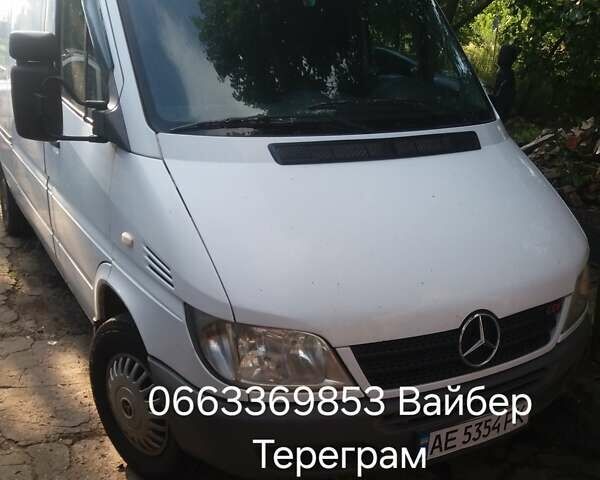 Білий Мерседес Sprinter, об'ємом двигуна 2.7 л та пробігом 400 тис. км за 10000 $, фото 10 на Automoto.ua