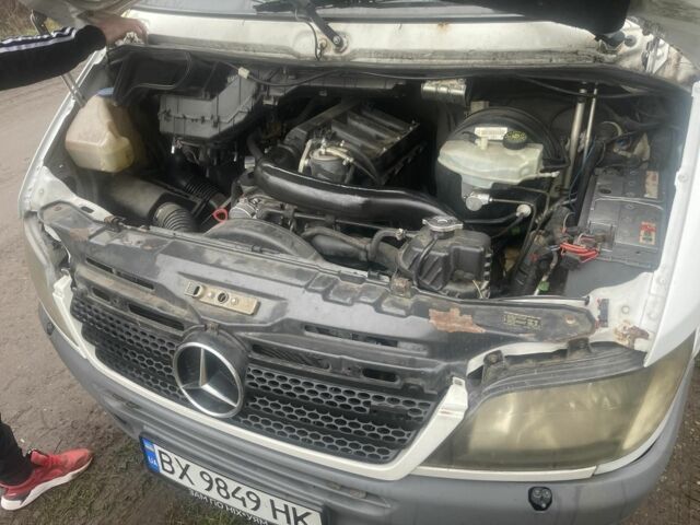 Белый Мерседес Sprinter, объемом двигателя 2.1 л и пробегом 393 тыс. км за 7500 $, фото 3 на Automoto.ua