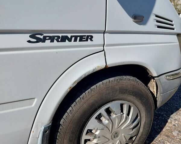 Белый Мерседес Sprinter, объемом двигателя 2.7 л и пробегом 495 тыс. км за 9000 $, фото 18 на Automoto.ua