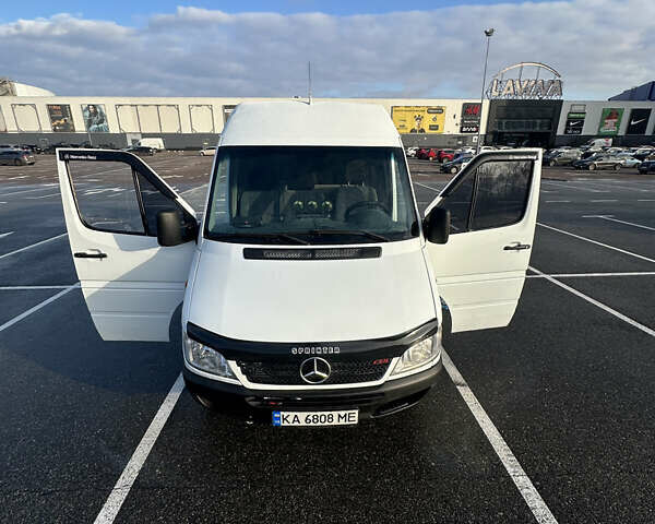 Белый Мерседес Sprinter, объемом двигателя 2.15 л и пробегом 400 тыс. км за 8000 $, фото 38 на Automoto.ua