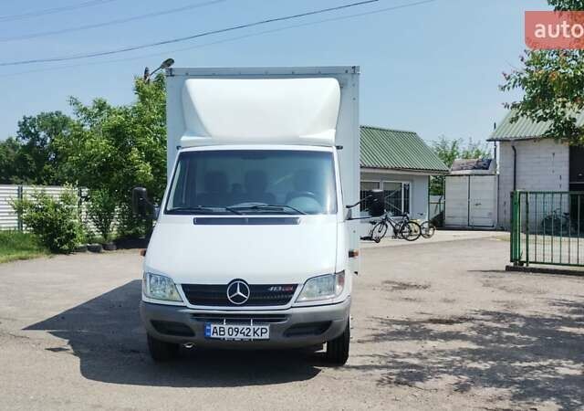 Белый Мерседес Sprinter, объемом двигателя 2.2 л и пробегом 474 тыс. км за 12500 $, фото 8 на Automoto.ua