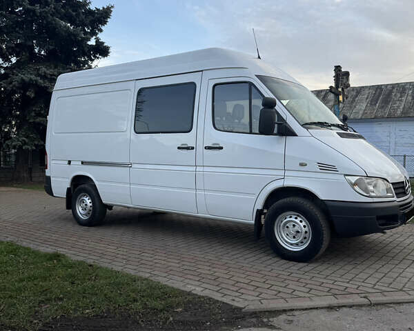 Белый Мерседес Sprinter, объемом двигателя 2.2 л и пробегом 351 тыс. км за 10600 $, фото 4 на Automoto.ua