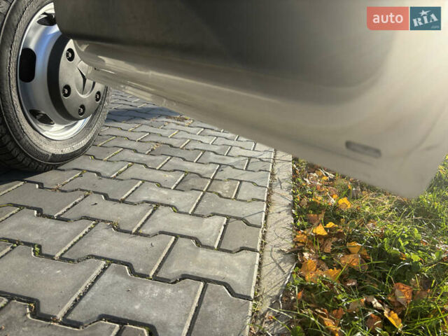 Білий Мерседес Sprinter, об'ємом двигуна 2.7 л та пробігом 198 тис. км за 18500 $, фото 33 на Automoto.ua