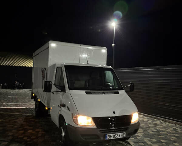 Білий Мерседес Sprinter, об'ємом двигуна 2.7 л та пробігом 387 тис. км за 12500 $, фото 1 на Automoto.ua