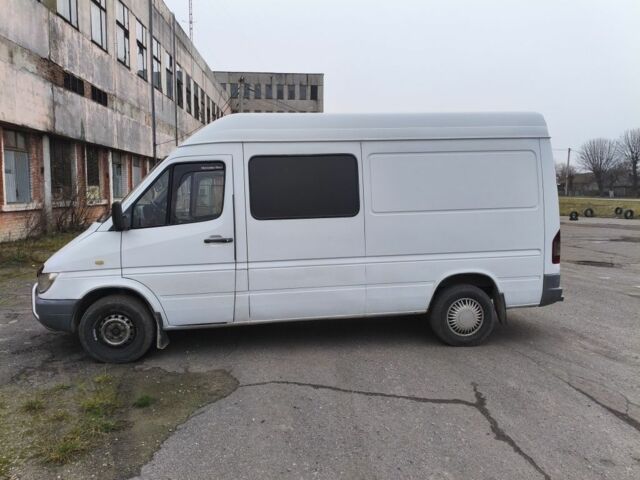 Белый Мерседес Sprinter, объемом двигателя 2.15 л и пробегом 880 тыс. км за 8200 $, фото 3 на Automoto.ua