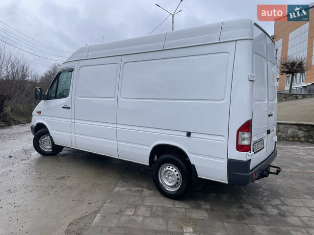 Белый Мерседес Sprinter, объемом двигателя 2.7 л и пробегом 890 тыс. км за 9999 $, фото 6 на Automoto.ua