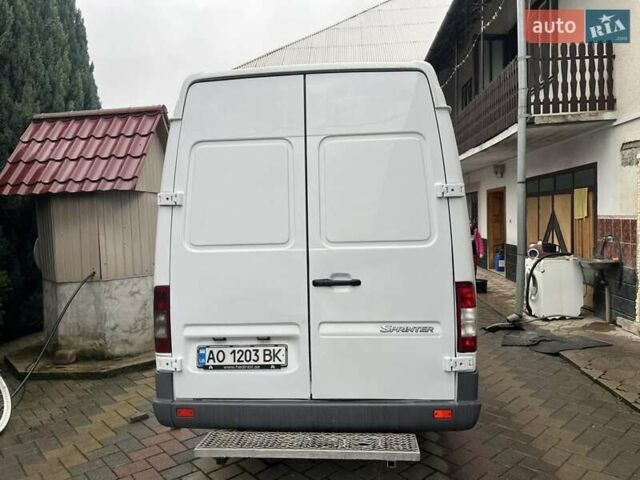 Білий Мерседес Sprinter, об'ємом двигуна 2.7 л та пробігом 640 тис. км за 10500 $, фото 6 на Automoto.ua