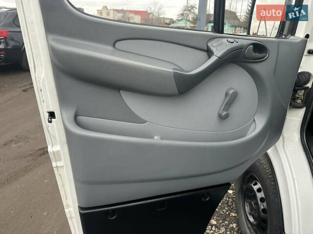 Білий Мерседес Sprinter, об'ємом двигуна 2.15 л та пробігом 600 тис. км за 10750 $, фото 32 на Automoto.ua