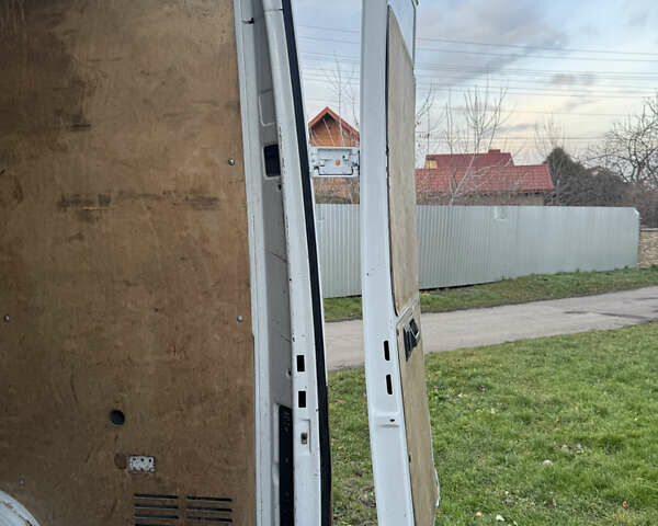 Белый Мерседес Sprinter, объемом двигателя 2.2 л и пробегом 351 тыс. км за 10600 $, фото 48 на Automoto.ua