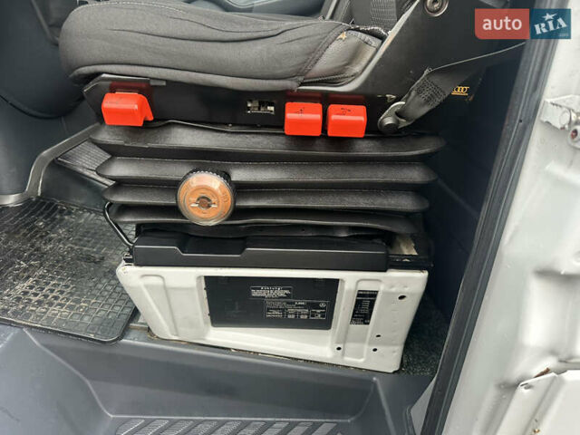 Білий Мерседес Sprinter, об'ємом двигуна 2.15 л та пробігом 600 тис. км за 10750 $, фото 31 на Automoto.ua