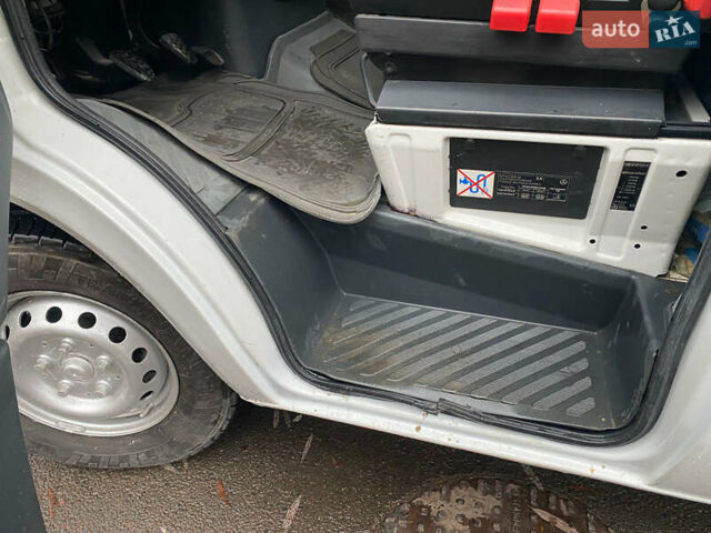 Білий Мерседес Sprinter, об'ємом двигуна 2.2 л та пробігом 390 тис. км за 6999 $, фото 38 на Automoto.ua