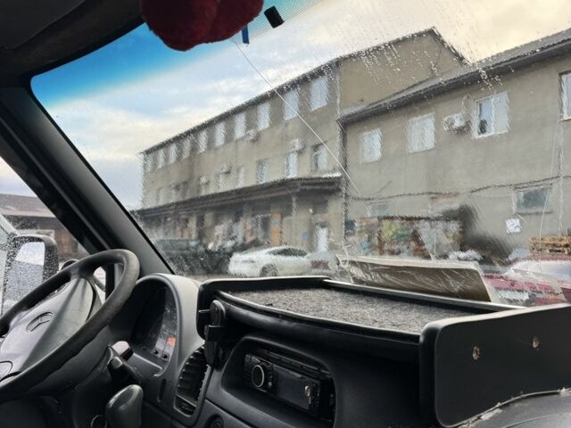 Белый Мерседес Sprinter, объемом двигателя 2.7 л и пробегом 400 тыс. км за 5500 $, фото 2 на Automoto.ua