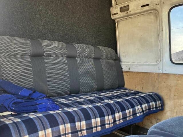 Белый Мерседес Sprinter, объемом двигателя 2.2 л и пробегом 561 тыс. км за 8999 $, фото 12 на Automoto.ua