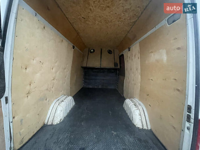 Белый Мерседес Sprinter, объемом двигателя 2.7 л и пробегом 890 тыс. км за 9999 $, фото 7 на Automoto.ua