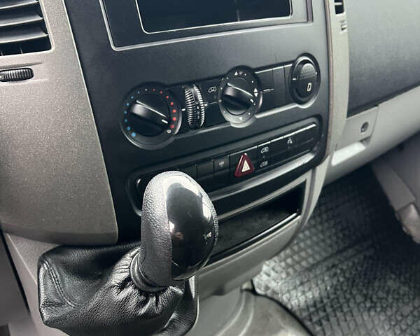 Белый Мерседес Sprinter, объемом двигателя 2.15 л и пробегом 226 тыс. км за 15355 $, фото 10 на Automoto.ua