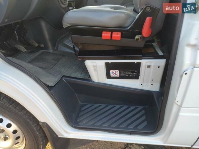 Белый Мерседес Sprinter, объемом двигателя 0 л и пробегом 260 тыс. км за 15500 $, фото 12 на Automoto.ua