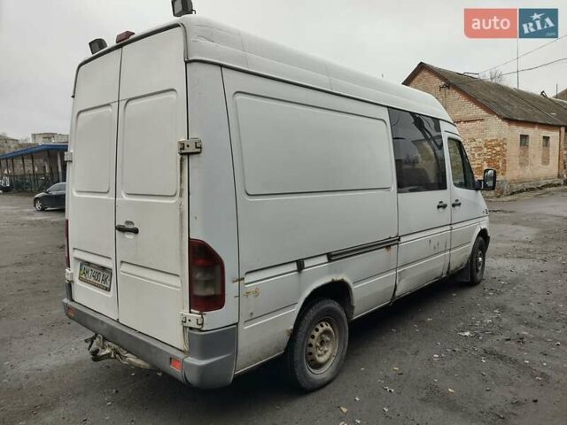 Білий Мерседес Sprinter, об'ємом двигуна 2.7 л та пробігом 403 тис. км за 5250 $, фото 7 на Automoto.ua