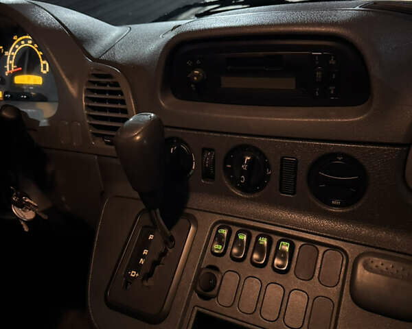 Білий Мерседес Sprinter, об'ємом двигуна 2.7 л та пробігом 387 тис. км за 12500 $, фото 18 на Automoto.ua
