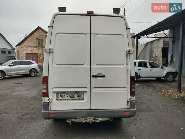 Білий Мерседес Sprinter, об'ємом двигуна 2.7 л та пробігом 403 тис. км за 5250 $, фото 5 на Automoto.ua