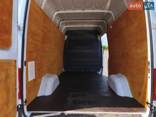 Белый Мерседес Sprinter, объемом двигателя 0 л и пробегом 298 тыс. км за 17200 $, фото 39 на Automoto.ua
