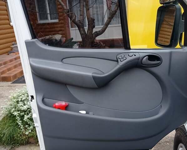 Білий Мерседес Sprinter, об'ємом двигуна 0 л та пробігом 182 тис. км за 15800 $, фото 57 на Automoto.ua