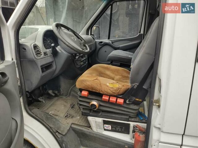 Білий Мерседес Sprinter, об'ємом двигуна 2.7 л та пробігом 403 тис. км за 5250 $, фото 20 на Automoto.ua