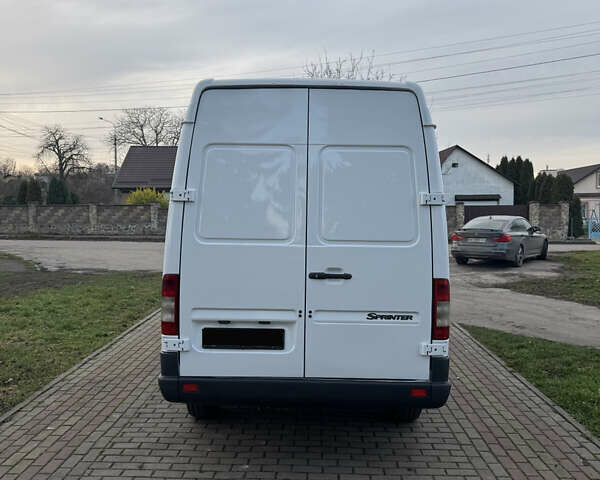 Белый Мерседес Sprinter, объемом двигателя 2.2 л и пробегом 351 тыс. км за 10600 $, фото 7 на Automoto.ua