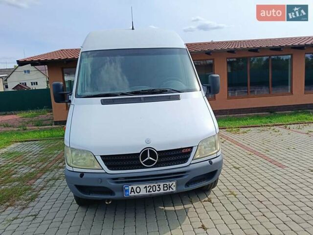 Белый Мерседес Sprinter, объемом двигателя 2.7 л и пробегом 623 тыс. км за 10700 $, фото 1 на Automoto.ua